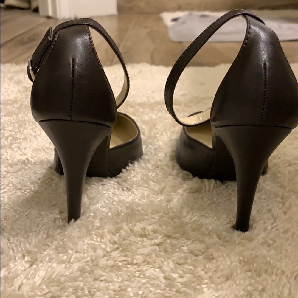 Colin Stuart Heels - image 4